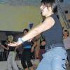 Beim Zumba die Hüften schwingen