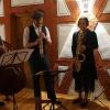 Die "No Nonsense Band" trat im Historischen Rathaus in Retzbach auf.