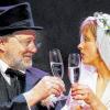 ngleiches Paar: Professor Unrat (Gerd Silberbauer) und Lola Lola (Stefanie Mendoni) in „Der blaue Engel“.