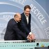 Mercedes-Benz eröffnet ein Batterie-Recycling-Werk.