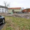Wo früher das Krankenhaus Bad Königshofen stand, ist das Grundstück schon lange für den Neubau vorbereitet. Nun hat der Haushaltsausschuss des Landtags den Planungsauftrag vergeben. Federführend zuständig ist das Staatliche Bauamt in Schweinfurt.