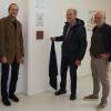 Die Casa Vielfalt wurde dreifach ausgezeichnet: Bernd Wolfrum (vom Referat Liegenschaften und Bau der Diözese Würzburg), Stadtpfarrer Stephan Eschenbacher, Diakon Joachim Werb, Kirchenpfleger Ottmar Prell und Architekt Christian Brückner enthüllten die Plaketten in St. Anton (von links).