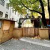 Noch tummeln sich im Innenhof des "Alten Hof" in München verwitterte Holzbuden. Im kommenden Jahr soll sich das jedoch ändern.