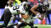 Kaum zu halten: Die Chicago Bears um Wide Receiver DJ Moore (r).