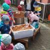 Kinder des Kinderhauses Rügheim mit Erzieherinnen. Kinder des Kinderhauses Rügheim mit Erzieherinnen.
