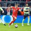 Kevin de Bruyne (l) und Joshua Kimmich sind nur bis zum 30. Juni 2025 vertraglich gebunden.