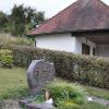 Im Friedhof von Eckartshausen soll ein Weg vom Leichenhaus direkt zum Friedhof gebaut werden sowie ein Tor. Im Friedhof von Eckartshausen soll ein Weg vom Leichenhaus direkt zum Friedhof gebaut werden sowie ein Tor.