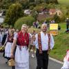 Großartige Stimmmung beim Weisbacher Oktoberfest. Nach dem Festzug wurden auf dem Sportplatz noch getanzt.