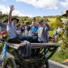 Großartige Stimmmung beim Weisbacher Oktoberfest. Nach dem Festzug wurden auf dem Sportplatz noch getanzt.