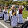 Großartige Stimmmung beim Weisbacher Oktoberfest. Nach dem Festzug wurden auf dem Sportplatz noch getanzt.