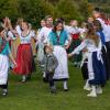 Großartige Stimmmung beim Weisbacher Oktoberfest. Nach dem Festzug wurden auf dem Sportplatz noch getanzt.