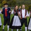 Großartige Stimmmung beim Weisbacher Oktoberfest. Nach dem Festzug wurden auf dem Sportplatz noch getanzt.