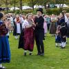 Großartige Stimmmung beim Weisbacher Oktoberfest. Nach dem Festzug wurden auf dem Sportplatz noch getanzt.