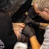Viele Aussteller und Besucher trafen sich am Samstag bei der Tattoo und Art Convention in der Sennfelder Frankenhalle. Die Möglichkeit sich tätowieren zu lassen wurde gut genutzt.