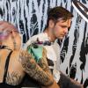 Viele Aussteller und Besucher trafen sich am Samstag bei der Tattoo und Art Convention in der Sennfelder Frankenhalle. Die Möglichkeit sich tätowieren zu lassen wurde gut genutzt.