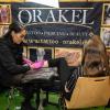 Viele Aussteller und Besucher trafen sich am Samstag bei der Tattoo und Art Convention in der Sennfelder Frankenhalle. Die Möglichkeit sich tätowieren zu lassen wurde gut genutzt.