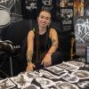 Viele Aussteller und Besucher trafen sich am Samstag bei der Tattoo und Art Convention in der Sennfelder Frankenhalle. Die Möglichkeit sich tätowieren zu lassen wurde gut genutzt.