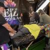 Viele Aussteller und Besucher trafen sich am Samstag bei der Tattoo und Art Convention in der Sennfelder Frankenhalle. Die Möglichkeit sich tätowieren zu lassen wurde gut genutzt.