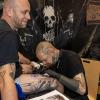Viele Aussteller und Besucher trafen sich am Samstag bei der Tattoo und Art Convention in der Sennfelder Frankenhalle. Die Möglichkeit sich tätowieren zu lassen wurde gut genutzt.