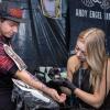 Viele Aussteller und Besucher trafen sich am Samstag bei der Tattoo und Art Convention in der Sennfelder Frankenhalle. Die Möglichkeit sich tätowieren zu lassen wurde gut genutzt.