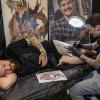 Viele Aussteller und Besucher trafen sich am Samstag bei der Tattoo und Art Convention in der Sennfelder Frankenhalle. Die Möglichkeit sich tätowieren zu lassen wurde gut genutzt.