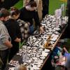 Viele Aussteller und Besucher trafen sich am Samstag bei der Tattoo und Art Convention in der Sennfelder Frankenhalle. Die Möglichkeit sich tätowieren zu lassen wurde gut genutzt.