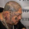 Viele Aussteller und Besucher trafen sich am Samstag bei der Tattoo und Art Convention in der Sennfelder Frankenhalle. Die Möglichkeit sich tätowieren zu lassen wurde gut genutzt.