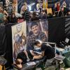 Viele Aussteller und Besucher trafen sich am Samstag bei der Tattoo und Art Convention in der Sennfelder Frankenhalle. Die Möglichkeit sich tätowieren zu lassen wurde gut genutzt.