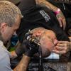 Viele Aussteller und Besucher trafen sich am Samstag bei der Tattoo und Art Convention in der Sennfelder Frankenhalle. Die Möglichkeit sich tätowieren zu lassen wurde gut genutzt.