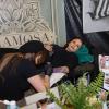 Viele Aussteller und Besucher trafen sich am Samstag bei der Tattoo und Art Convention in der Sennfelder Frankenhalle. Die Möglichkeit sich tätowieren zu lassen wurde gut genutzt.