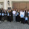 Die Freizusprechenden stellten sich vor dem Alten Amtshaus in Bad Neustadt einem Gruppenfoto.