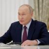 Der russische Präsident Wladimir Putin hat im Krieg gegen die Ukraine immer wieder auf das Abschreckungspotenzial seiner Atomwaffen hingewiesen und passt nun die entsprechende Dokumente an.