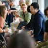Speed-Dating: Schauspielerinnen und Schauspieler stehen am Sonntag (22.09.24) beim Theaterfest am Mainfranken Theater in Würzburg für kurze, persönliche Fragerunden zur Verfügung. Das Theaterfest bietet allen kleinen und großen Gästen ein vielfältiges Programm, darunter verschiedene Workshops mit Ensemblemitgliedern und Blicke hinter die Kulissen sowie Premierenmatineen der Produktionen, Maria Stuart, In den Alpen und Medea.