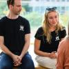 Speed-Dating: Schauspielerinnen und Schauspieler stehen am Sonntag (22.09.24) beim Theaterfest am Mainfranken Theater in Würzburg für kurze, persönliche Fragerunden zur Verfügung. Das Theaterfest bietet allen kleinen und großen Gästen ein vielfältiges Programm, darunter verschiedene Workshops mit Ensemblemitgliedern und Blicke hinter die Kulissen sowie Premierenmatineen der Produktionen, Maria Stuart, In den Alpen und Medea.