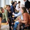 Speed-Dating: Schauspielerinnen und Schauspieler stehen am Sonntag (22.09.24) beim Theaterfest am Mainfranken Theater in Würzburg für kurze, persönliche Fragerunden zur Verfügung. Das Theaterfest bietet allen kleinen und großen Gästen ein vielfältiges Programm, darunter verschiedene Workshops mit Ensemblemitgliedern und Blicke hinter die Kulissen sowie Premierenmatineen der Produktionen, Maria Stuart, In den Alpen und Medea.