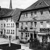 Postkarte mit Ansicht des Cafés um 1940, vor dem Gebäude befindet sich eine kleine Laube. Postkarte mit Ansicht des Cafés um 1940, vor dem Gebäude befindet sich eine kleine Laube.