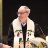 Nicht lachen in dier Kirche? – Lachhaft! Unter diesem Motto stand die kirchenkritische Büttenpredigt, die Dieter Rückert (links) mit Roland Breitenbach in St. Michael hielt. Nicht lachen in dier Kirche? – Lachhaft! Unter diesem Motto stand die kirchenkritische Büttenpredigt, die Dieter Rückert (links) mit Roland Breitenbach in St. Michael hielt.