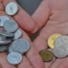 Bitte umtauschen: Das DDR-Geld hatte mit dem 1. Juli 1990 seinen Wert verloren. Lediglich Pfennige und 50-Pfennig-Stücke waren noch ein Jahr als Währung gültig