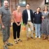  Bei seinem Besuch in Tauberbischofsheim bekam Sebastian Schäfer (Bildmitte) einen Einblick in das Engagement der zentralen Anlaufstelle für Familien. Im Bild (von links): Guido Imhof, Ramona Keller, Claudia Hackenberg, Beate Maier und Rainer Moritz.