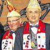 Sie bekamen von der Narrengilde des TSV 1877 Gerbrunn die „Goldene NGG-Nadel mit Lorbeerkranz“ verliehen: Alfons Schmitt (links) und Erich Beck.