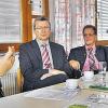 Fachleute beim Jungbauerntag: Die Referenten am Vormittag waren (von links): Dr. Ing. Hubert Büchs (Bad Neustadt), Bodo Drescher (Leipzig) und Fritz Schroth (Haselbach). Interessierte verfolgten die Jungbauern und BBV-Kreisobmann Mathias Klöffel die Ausführungen.