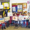 (ca)   Im Schulhaus Gaubüttelbrunn der Grundschule Kirchheim überreichte die Kundenberaterin der Volks- und Raiffeisenbanken Yvonne Linzmeier Preise an die Teilnehmer des 42. Jugend-Malwettbewerbs mit den besten Bilder: Klasse 1b: Miriam Herch (Gaubüttelbrunn), Julie Subke, Sarah Gehrig (beide Kleinrinderfeld); 2b: Jael Esther Jahn (Geroldshausen), Leonie Weigandt (Geroldshausen), Noah Gabriel Becker (Kleinrinderfeld); 3b: Tom Mainardy, Jonas Heck und Philipp Geiter (alle Kleinrinderfeld).