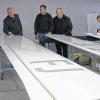 Betriebsbesichtigung: Walter Binder (links) und Oliver Binder (Mitte) führten Landrat Thomas Habermann (Zweiter von links) und Bürgermeister Ulrich Waldsachs in diesen Tagen durch den Betrieb der Binder Flugmotoren- und Flugzeugbau GmbH in Ostheim.