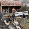 Der tüchtige Arbeitstrupp am Schindersbrünnle in Rieden wurde zeitweise von Landrat Thomas Eberth unterstützt (von links): Rainer Hetterich, Bürgermeister Bernd Schraud, Landrat Thomas Eberth, Matthias Mayer, Werner Mohr, Peter Hetterich, Bernd Rumpel, Andreas Müller, der Hausener CSU-Vorsitzende Mathias Fiedler und Klaus Völk.