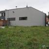 Auf der Wiese hinter dem Feuerwehrgerätehaus Oberelsbach könnte ein Neubau für die Schlauchpflegekompaktanlage entstehen.