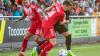 Aubstadts Ben Müller (vorne mittig) feierte beim Auswärtsspiel in Ansbach (rechts Bastian Herzner) sein Comeback. In den letzten Wochen trug Ingo Feser (links) anstelle von Müller die Kapitänsbinde.