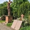 Die Fläche am Windheimer Friedhof soll neu gestaltet werden. Die Gedenktafeln sollen nach deren Restaurierung an der Aussegnungshalle angebracht werden.