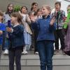 Zur Auflockerung trugen Hortkinder mit einer musikalischen Darbietung bei.