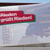 Rieden grüßt Rieden: Oliver Rumpel (rechts) sowie Regina Konrad und Franzi Kaiser (von links) vom Organisationsteam laden zum 27. internationalen Riedentreffen ein.