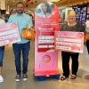Der dm-Markt in Haßfurt spendete an die Kinder- & Jugendhilfe St. Josef in Eltmann und an das Mehrgenerationenhaus in Haßfurt. Im Bild v.l.n.r.:  Inessa Michaelis, dm-Marktleitung, Peter Rödelmaier, Leiter der Kinder- und Jugendhilfe Eltmann e.V., Gudrun Greger, Leiterin des Mehrgenerationenhauses, Simone Hümmer, stellvertretende Leiterin.